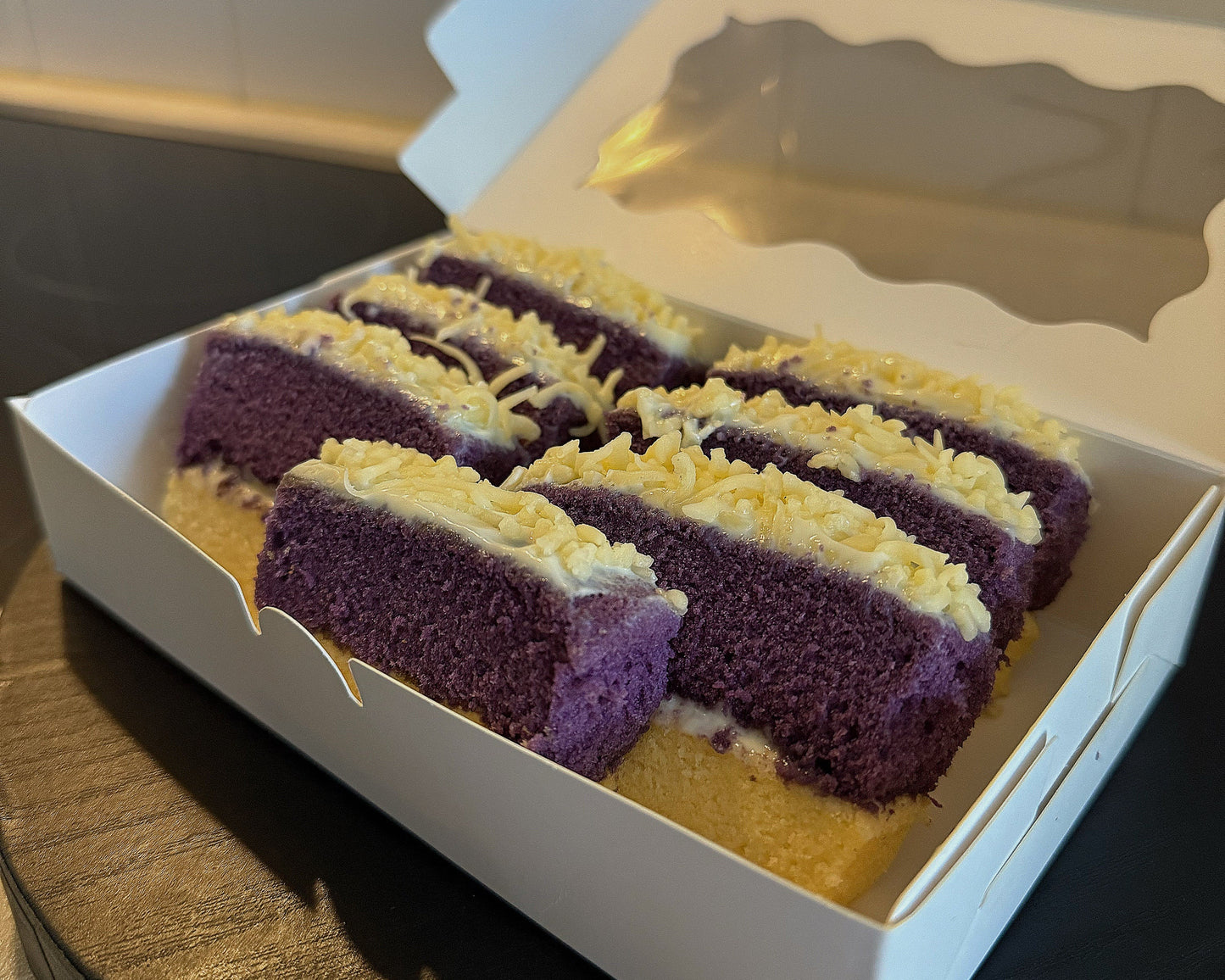 Kue Bolu Lapis Taro Keju
